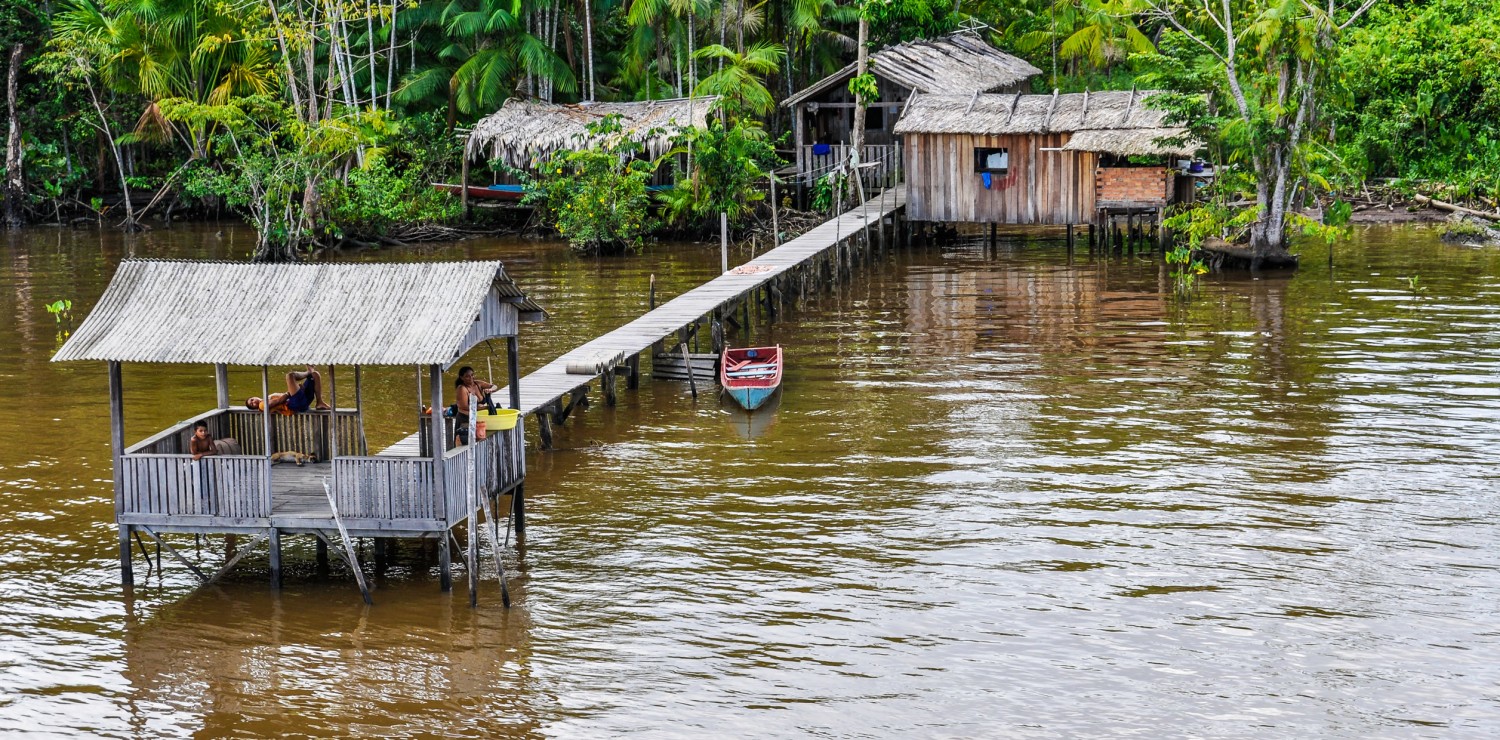 dwellings on stilts Amazon