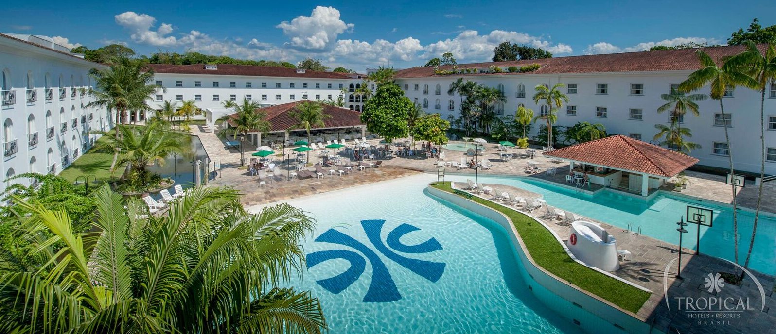 View of the beautiful pool of the Hotel Tropical Manaus Eco resort. 