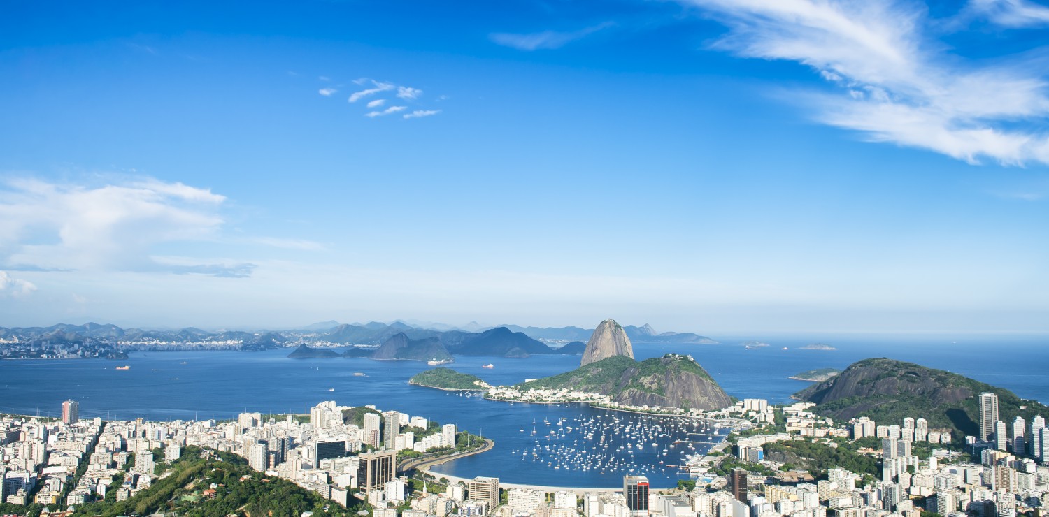 view of sunny Rio bay with sugar loaf