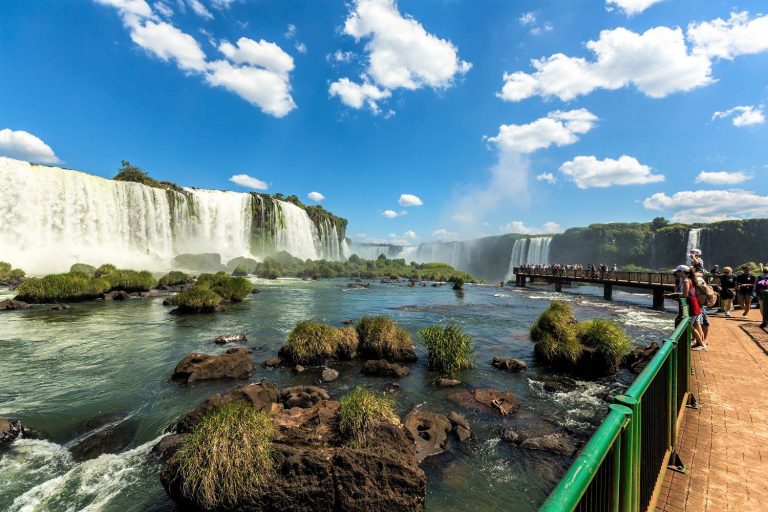 A honeymoon at Foz de Iguaçu in Brazil 